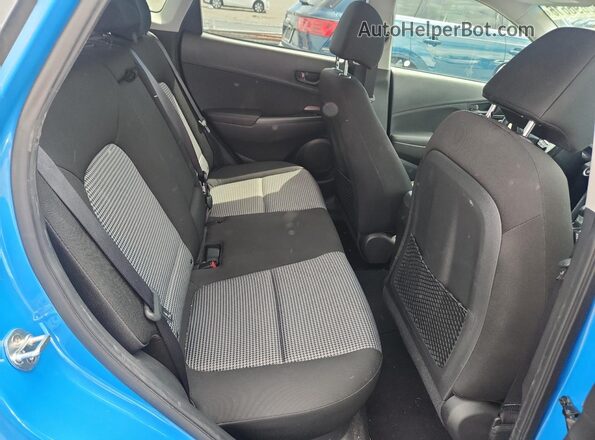 KM8K62AA1JU076598 2018 HYUNDAI KONA Blue Vista interior trasera