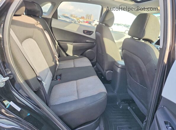 KM8K62AA3MU748746 2021 HYUNDAI KONA Black Widok tylnych siedzeń