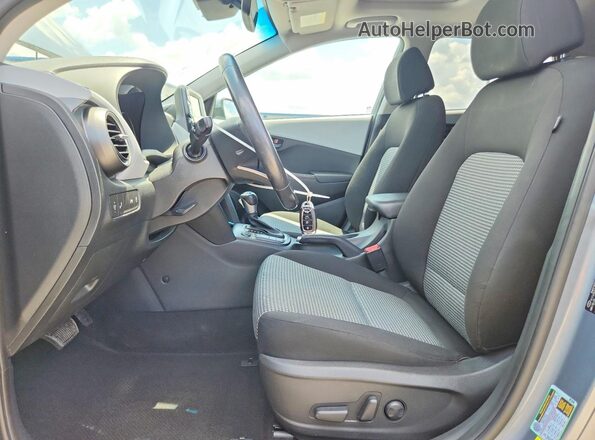 KM8K62AA5LU582812 2020 HYUNDAI KONA Gray Front interior view