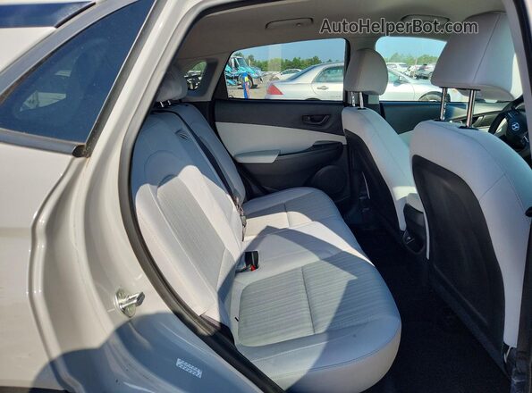 KM8K62AB1PU954502 2023 HYUNDAI KONA Gray Rear interior view