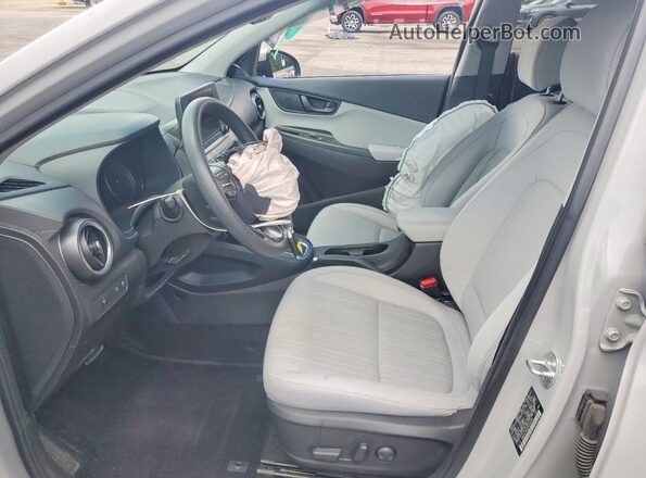 KM8K62AB6PU946945 2023 HYUNDAI KONA Серый Вид салона спереди