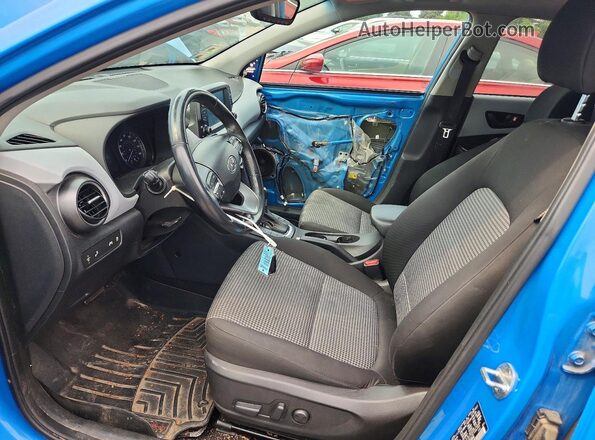 KM8K6CAA6LU538940 2020 HYUNDAI KONA Blue Front interior view