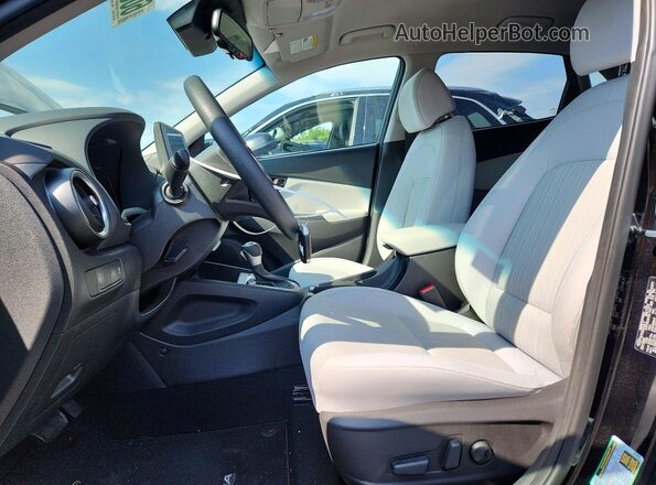 KM8K6CAB3PU006429 2023 HYUNDAI KONA Black Вид салону спереду