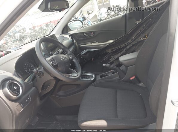 KM8K6CAB3PU995994 2023 HYUNDAI KONA White Widok wnętrza z przodu