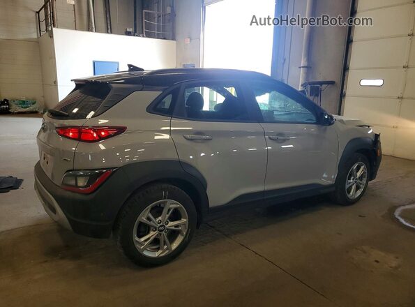 KM8K6CAB5NU910991 2022 HYUNDAI KONA Gray Trasero derecho