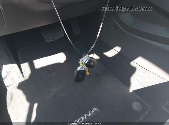 KM8K6CAB9PU019556 2023 HYUNDAI KONA Серый Вид панели приборов