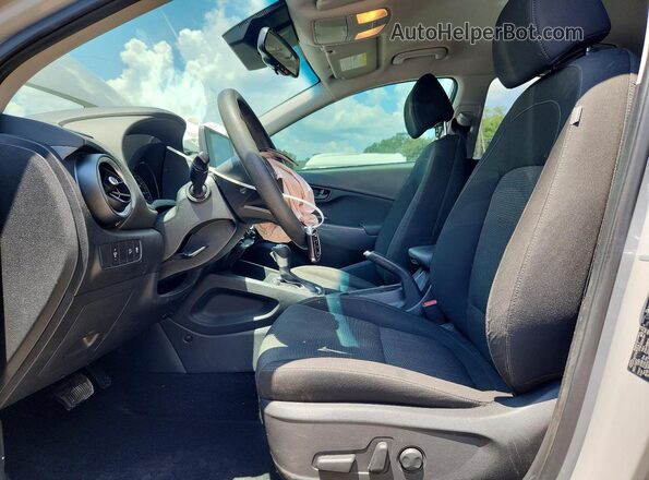 KM8K6CABXPU995748 2023 HYUNDAI KONA Gray Widok wnętrza z przodu