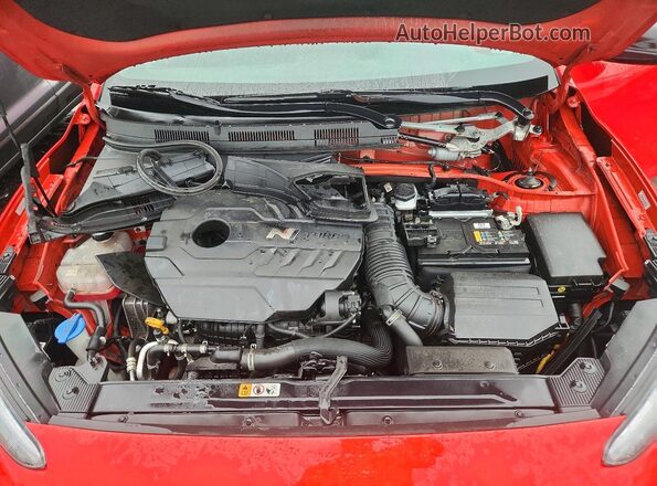 KM8KH3AC4PU007592 2023 HYUNDAI KONA Red Widok wnętrza z tyłu
