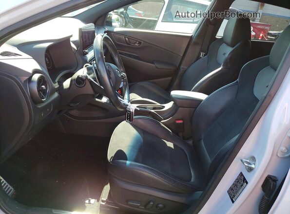 KM8KH3AC5NU003631 2022 HYUNDAI KONA Gray Widok wnętrza z przodu