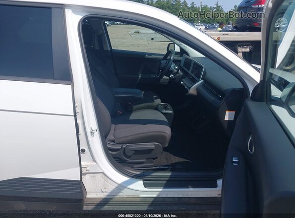 KM8KM4AE7PU137210 2023 HYUNDAI IONIQ 5 White წინა სალონის ხედი