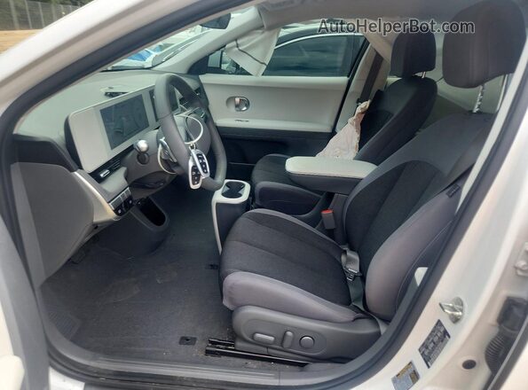 KM8KM4DE2RU336356 2024 HYUNDAI IONIQ Белый Вид салона спереди