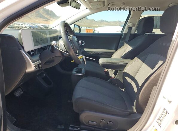 KM8KMDAFXNU101999 2022 HYUNDAI IONIQ White Front interior view