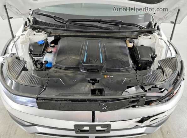 KM8KNDAF2PU229766 2023 HYUNDAI IONIQ White ძრავის განყოფილების ხედი