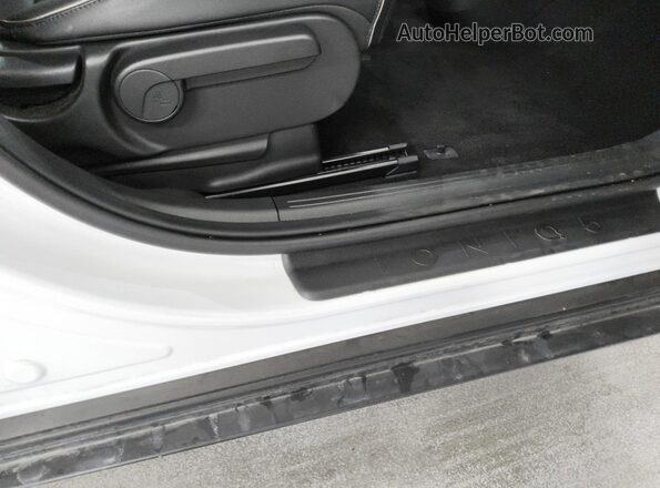 KM8KNDAF2PU229766 2023 HYUNDAI IONIQ White 
