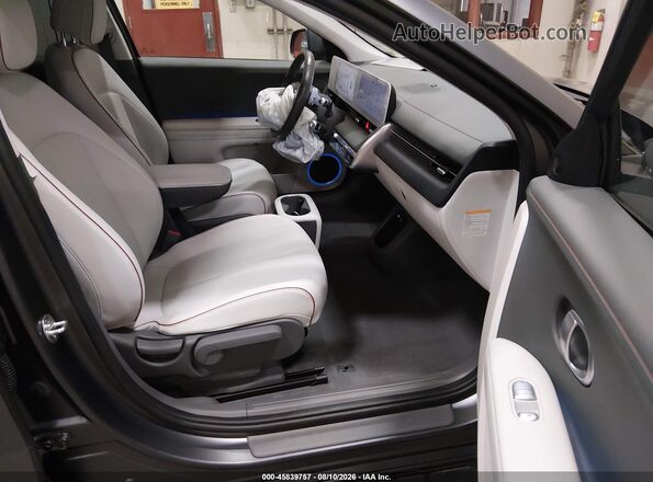 KM8KNDAF4PU162586 2023 HYUNDAI IONIQ 5 Gray Front interior view