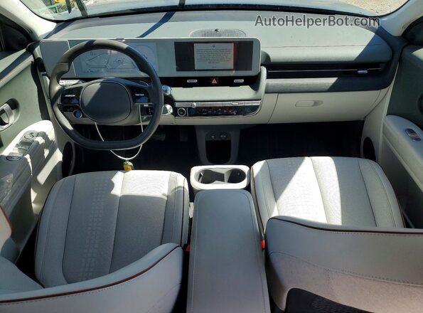KM8KNDAF7PU176806 2023 HYUNDAI IONIQ Gray Widok deski rozdzielczej