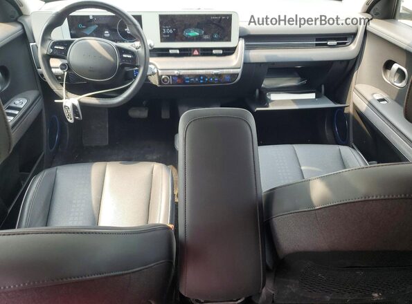 KM8KNDAF8PU189810 2023 HYUNDAI IONIQ Gray Widok deski rozdzielczej
