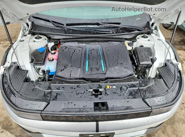 KM8KNDDFXRU273979 2024 HYUNDAI IONIQ White Սալոնի հետևի տեսք