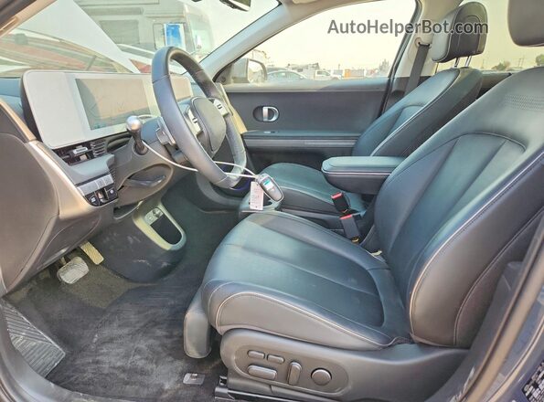 KM8KRDDF0RU330484 2024 HYUNDAI IONIQ Gray Front interior view