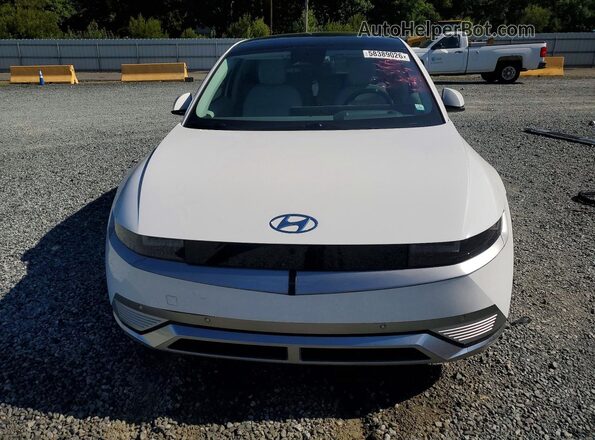 KM8KRDDFXRU269595 2024 HYUNDAI IONIQ Белый Вид спереди