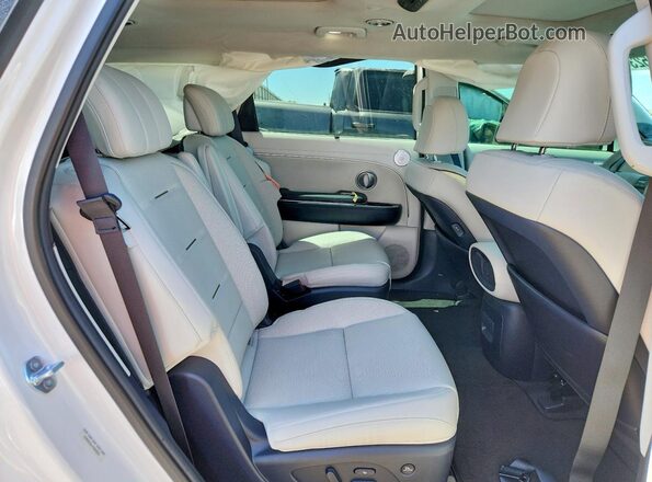 KM8RMESA1TU026551 2026 HYUNDAI PALISADE White Widok tylnych siedzeń