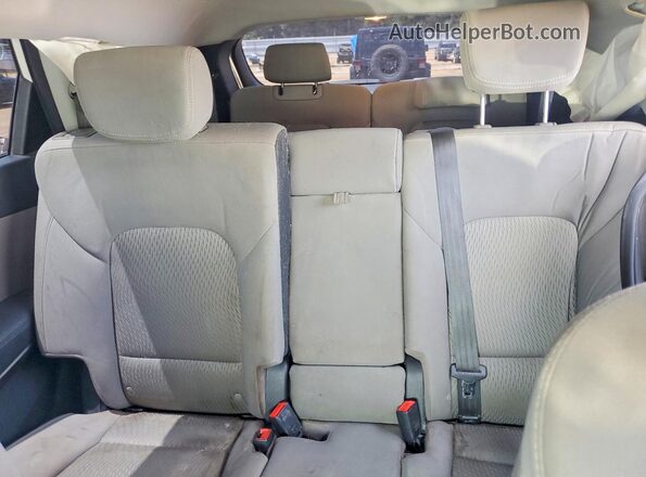 KM8SM4HF1GU155877 2016 HYUNDAI SANTA White Rear seats view