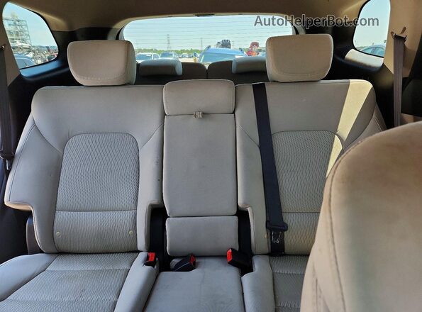 KM8SMDHF9HU176252 2017 HYUNDAI SANTA Blue Vista de los asientos traseros