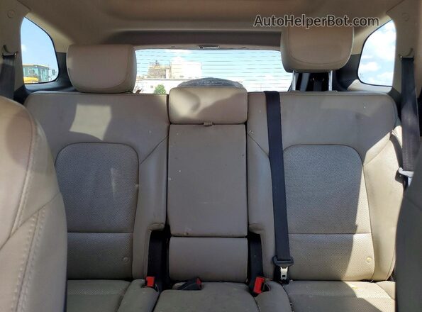 KM8SR4HF2HU196683 2017 HYUNDAI SANTA Red უკანა სავარძლების ხედი