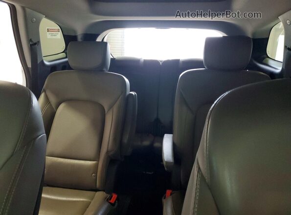 KM8SR4HF3HU256860 2017 HYUNDAI SANTA Silver Հետևի նստատեղերի տեսք
