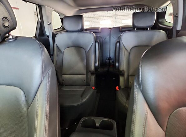 KM8SRDHF0HU196262 2017 HYUNDAI SANTA White Vista de los asientos traseros