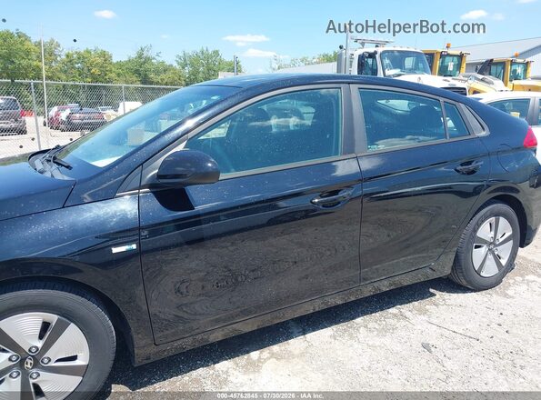 KMHC65LC0JU075477 2018 HYUNDAI IONIQ HYBRID Black 360 interior view