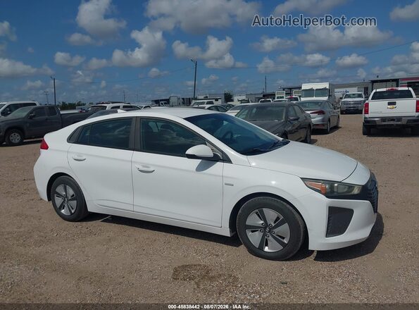 KMHC65LC0JU075589 2018 HYUNDAI IONIQ HYBRID White Widok wnętrza z tyłu