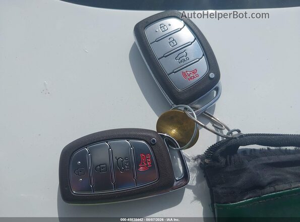 KMHC65LC0JU075589 2018 HYUNDAI IONIQ HYBRID White Widok deski rozdzielczej