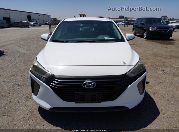 KMHC65LC0JU100250 2018 HYUNDAI IONIQ HYBRID Белый Вид щитка приборов