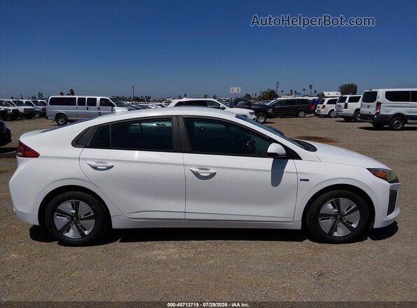 KMHC65LC0JU100250 2018 HYUNDAI IONIQ HYBRID Белый Вид задней части салона