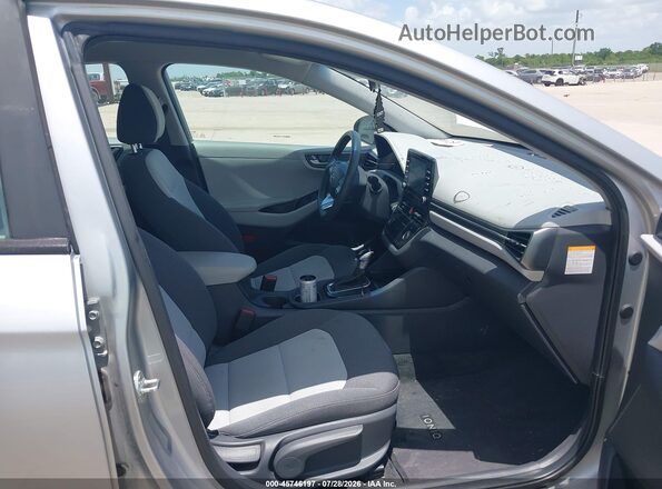 KMHC65LC0LU219838 2020 HYUNDAI IONIQ HYBRID Silver Вид салону спереду