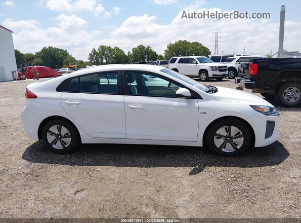 KMHC65LC0LU233058 2020 HYUNDAI IONIQ HYBRID White Rear interior view