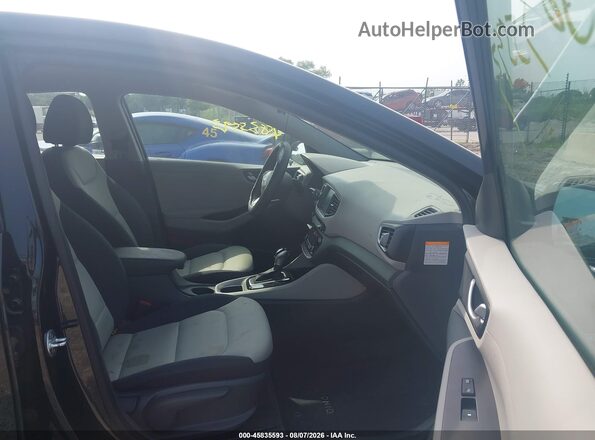 KMHC65LC1HU056351 2017 HYUNDAI IONIQ HYBRID Black Widok wnętrza z przodu