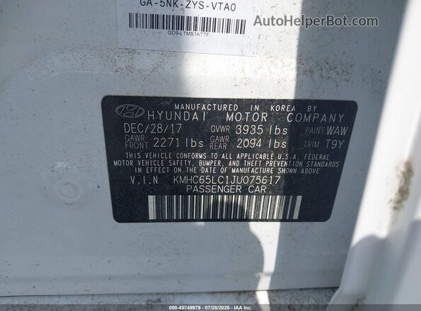 KMHC65LC1JU075617 2018 HYUNDAI IONIQ HYBRID White Widok komory silnika