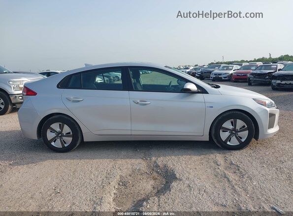 KMHC65LC1JU075696 2018 HYUNDAI IONIQ HYBRID Silver უკანა სალონის ხედი