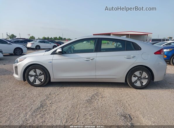 KMHC65LC1JU075696 2018 HYUNDAI IONIQ HYBRID Silver სალონის 360-გრადუსიანი ხედი