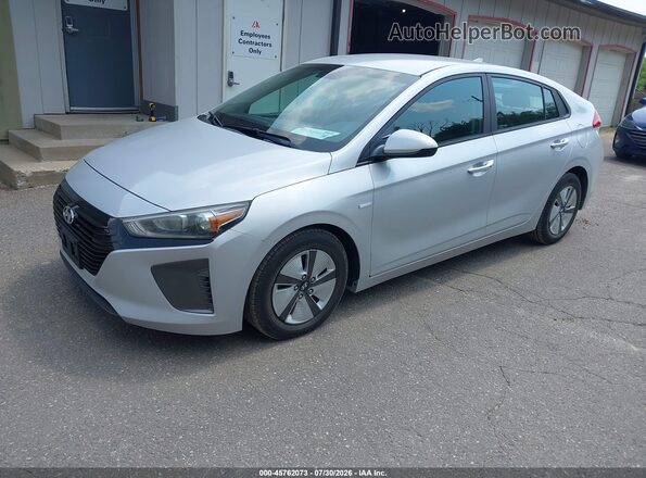 KMHC65LC1JU075911 2018 HYUNDAI IONIQ HYBRID Silver Առջևի ձախ երեք քառորդ տեսարան