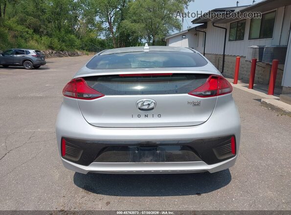KMHC65LC1JU075911 2018 HYUNDAI IONIQ HYBRID Silver 