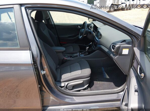 KMHC65LC1JU076086 2018 HYUNDAI IONIQ HYBRID Gray Front interior view