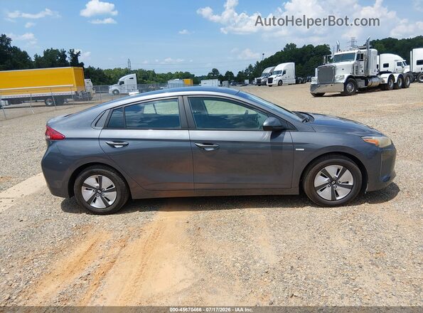 KMHC65LC1JU076086 2018 HYUNDAI IONIQ HYBRID Gray Rear interior view