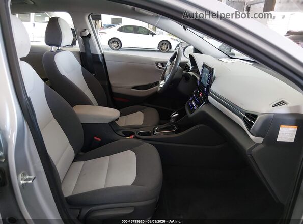 KMHC65LC1LU220237 2020 HYUNDAI IONIQ HYBRID Silver Вид салону спереду