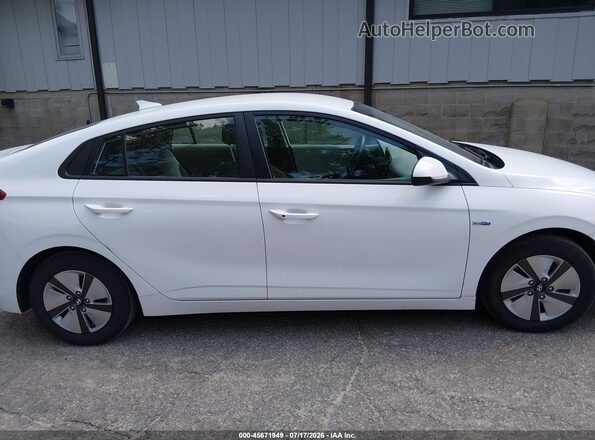 KMHC65LC1LU220304 2020 HYUNDAI IONIQ HYBRID White Սալոնի 360 աստիճան տեսք