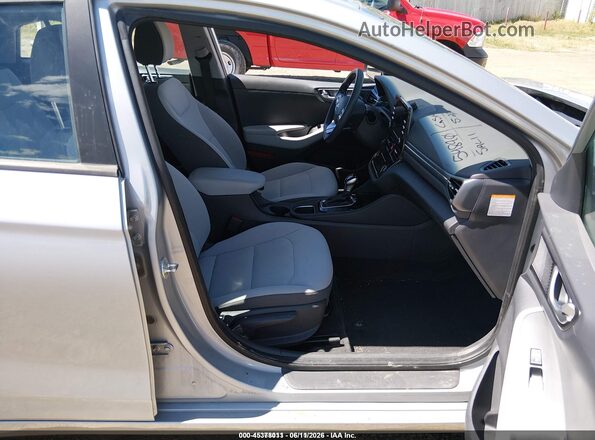 KMHC65LC1MU249724 2021 HYUNDAI IONIQ HYBRID Silver Widok wnętrza z przodu