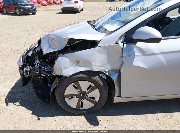 KMHC65LC1MU249724 2021 HYUNDAI IONIQ HYBRID Silver Widok wnętrza z tyłu