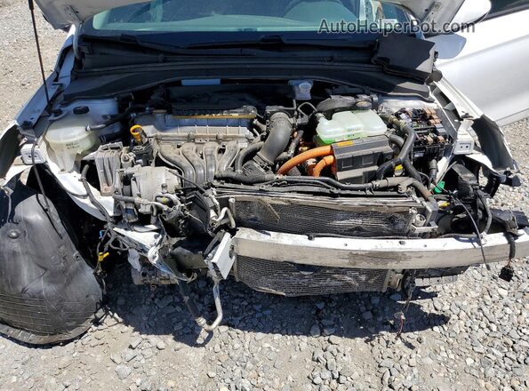 KMHC65LC2HU026839 2017 HYUNDAI IONIQ White Widok wnętrza z tyłu